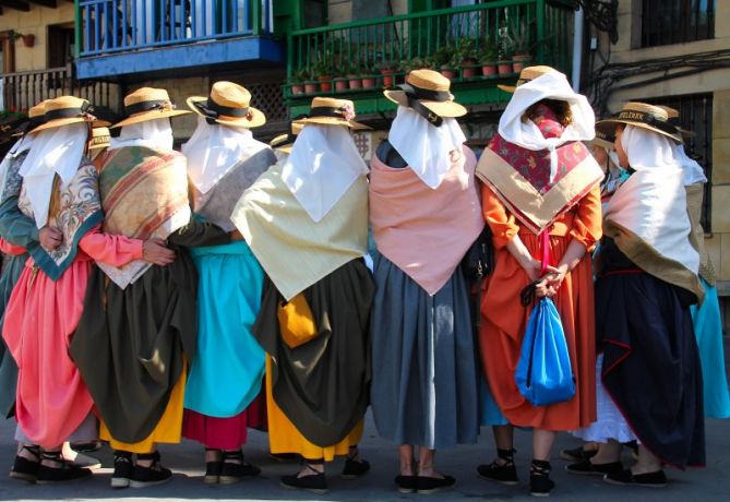 Pescadoras e pasaia: foto en Pasaia