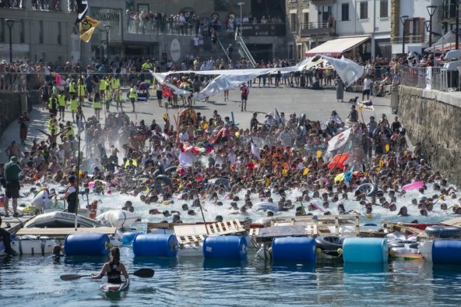 Semana Grande pirata: foto en Donostia-San Sebastián