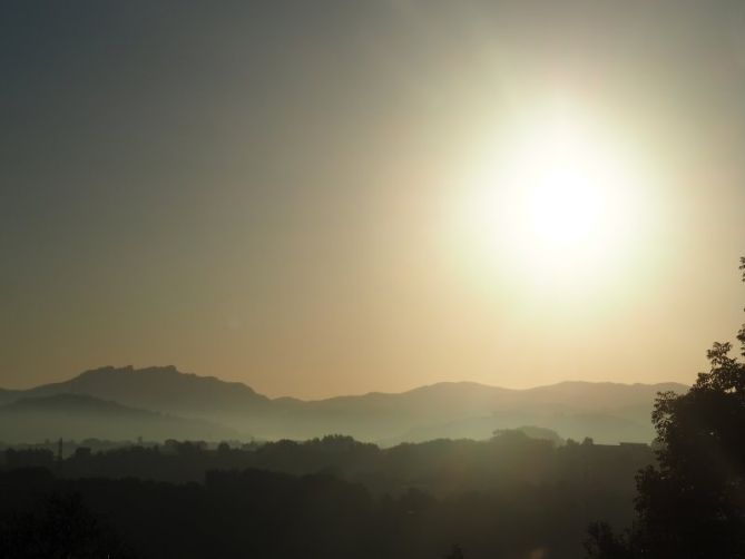 Aiako arriak y la niebla: foto en Usurbil