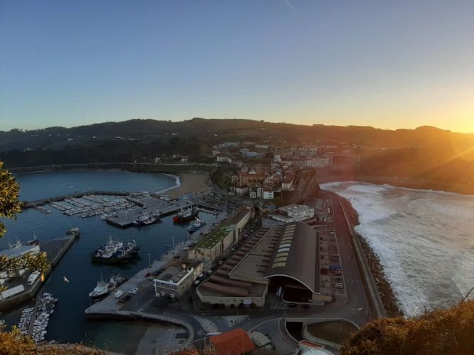 Anochecer en Getaria : foto en Getaria