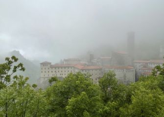 Arantzazu en la niebla