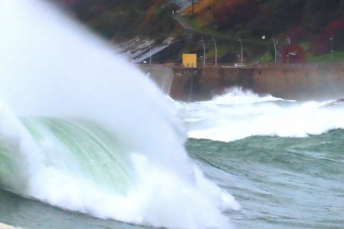 furia maritima: foto en Donostia-San Sebastián