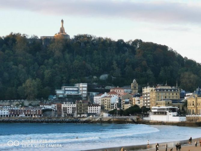 Hermosa vista del monte urgull: foto en Donostia-San Sebastián