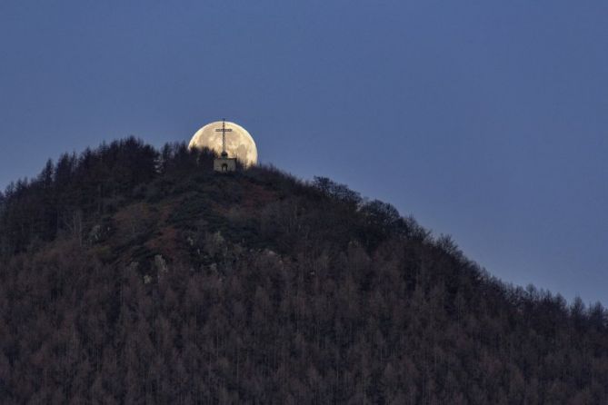 IRIMO CON LUNA : foto en Urretxu