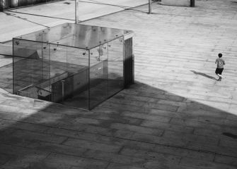 Jugando en la Plaza de Zuloaga. 