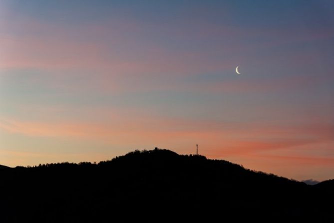 Luna de amanecer: foto en Irun