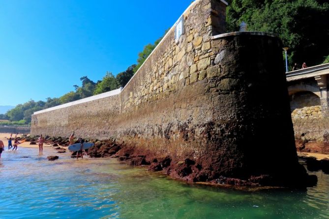 Muros de mar: foto en Zarautz