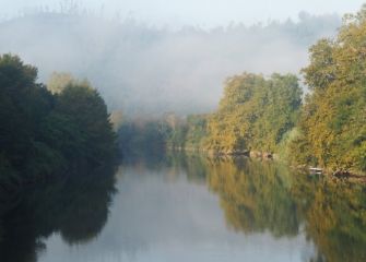 Oria entre niebla