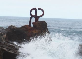 Peine del viento entre olas