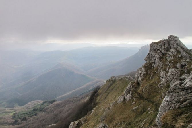 Por el Aitzkorri: foto en Zegama