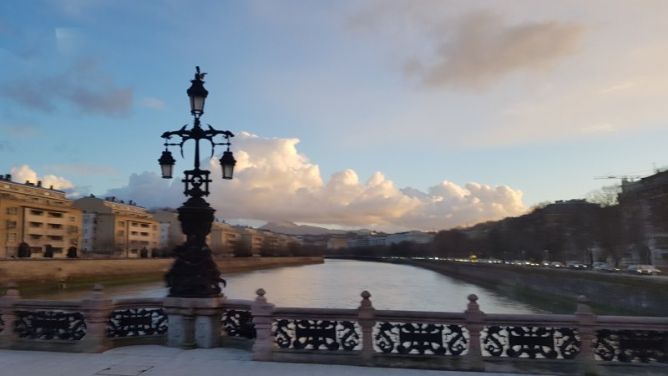 EL PUENTE: foto en Donostia-San Sebastián