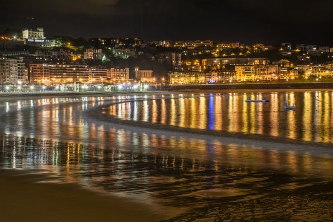 Reflejos en la Kontxa: foto en Donostia-San Sebastián