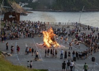 En torno a la hoguera