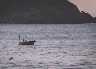 Txalupan Santa Klara irla inguruan