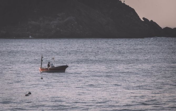 Txalupan Santa Klara irla inguruan: foto en Donostia-San Sebastián