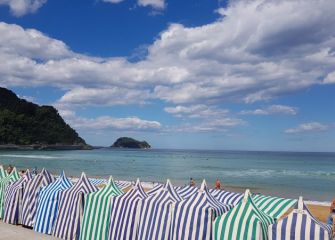 Zarautz con Getaria al fondo