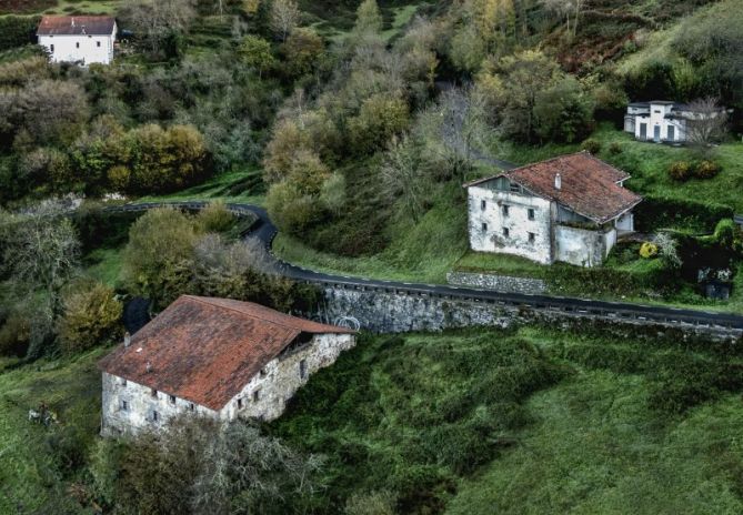 AGINAMENDI hauzoa: foto en Beizama