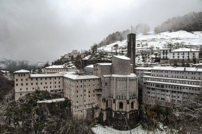 Arantzazu nevada: foto en Oñati