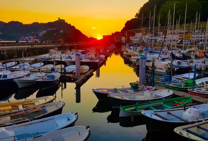 Atardecer en el muelle: foto en Donostia-San Sebastián