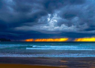 Atardecer con tormenta 