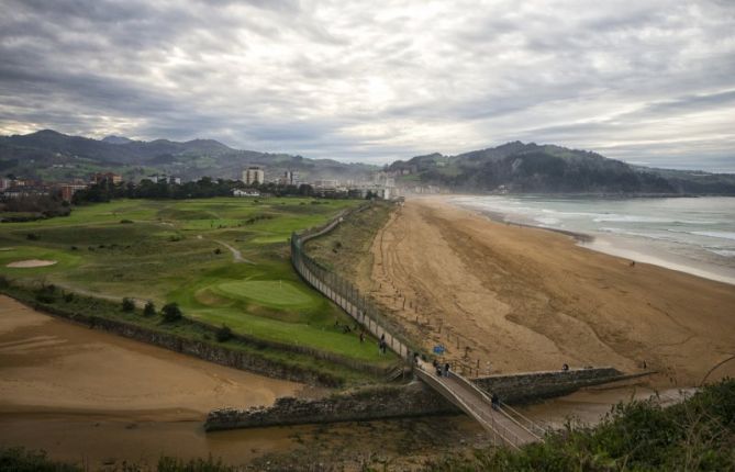 Desde la ladera. : foto en Zarautz