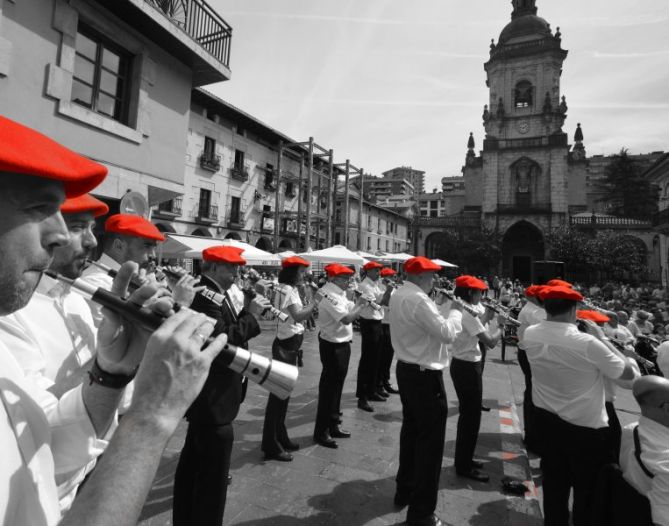 DULZAINEROS: foto en Elgoibar