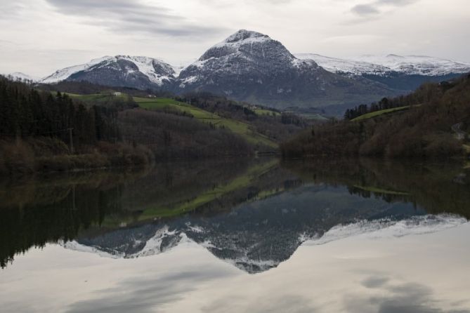 Embalse de Ibiur: foto en Baliarrain