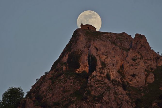 La ermita lunática: foto en Eskoriatza