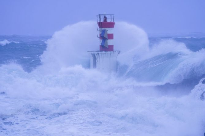 EL FARO: foto en Pasaia