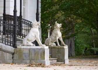 Guardianes del Palacio de Aiete