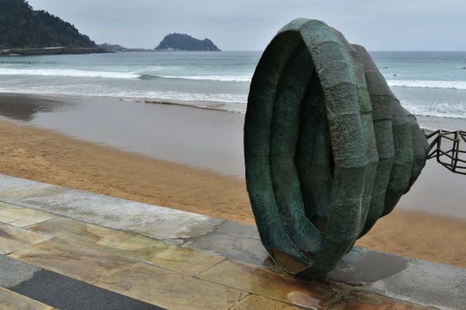 HONEN BIDEZ - A TRAVÉS DE: foto en Zarautz