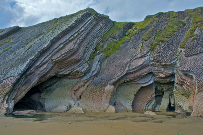 Las cuevas de Flysh de Zumaia : foto en Zumaia