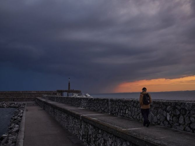 llega la tormenta: foto en Hondarribia