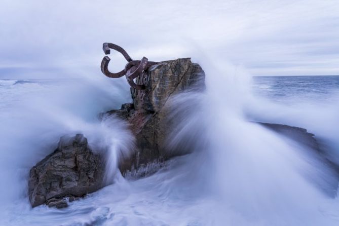 LUCE LA ESCULTURA: foto en Donostia-San Sebastián