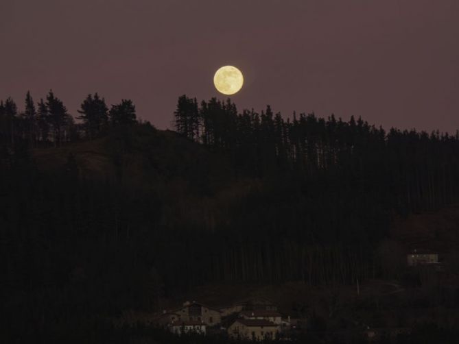 Luna llena en Oro: foto en Aretxabaleta