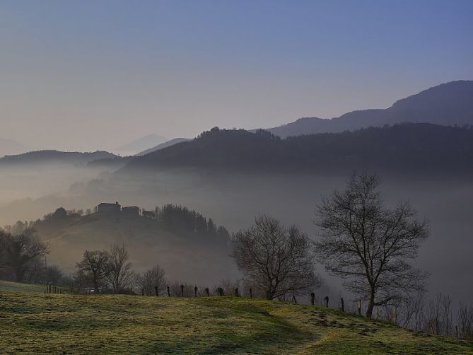 nieblas matinales: foto en Asteasu