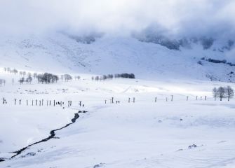 Nieve en la montaña