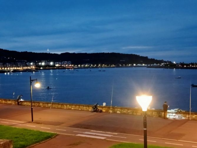 Noche de pesca: foto en Hondarribia