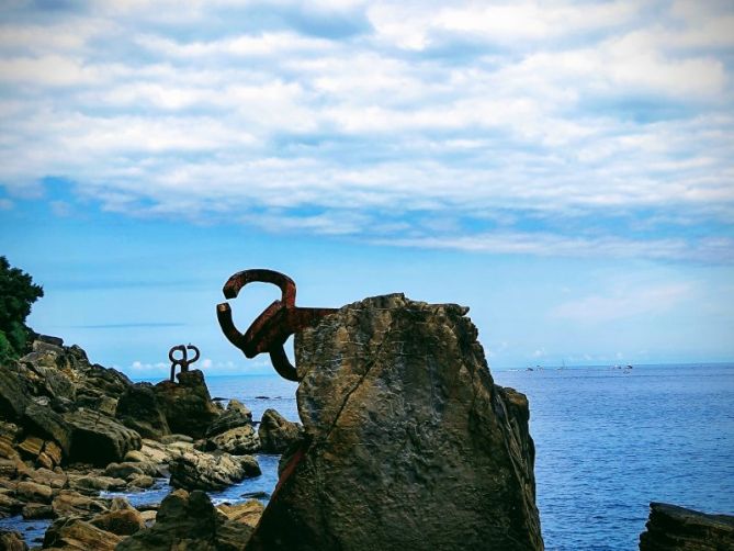 EL PEINE DE LOS VIENTOS: foto en Donostia-San Sebastián