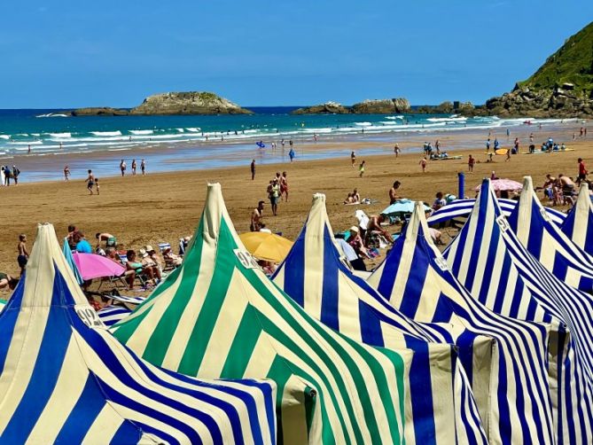 Playa de Zarautz en verano : foto en Zarautz