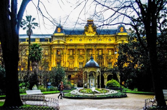 PLAZA GUIPUZCOA: foto en Donostia-San Sebastián