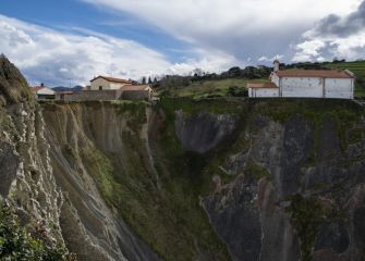 Sobre el acantilado