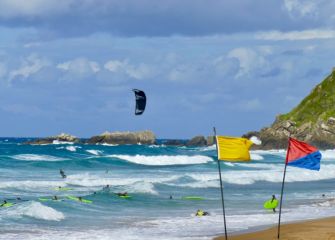 Surfeando  en Zarautz 