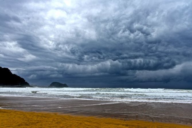 Temporal en la playa : foto en Zarautz