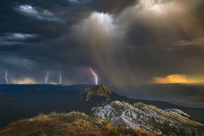 Tormenta en lo mas alto.: foto en Zegama