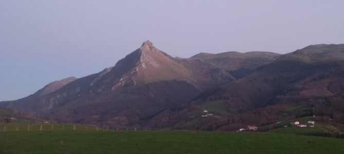 Txindoki gailurra Lazkaomenditik: foto en Lazkao