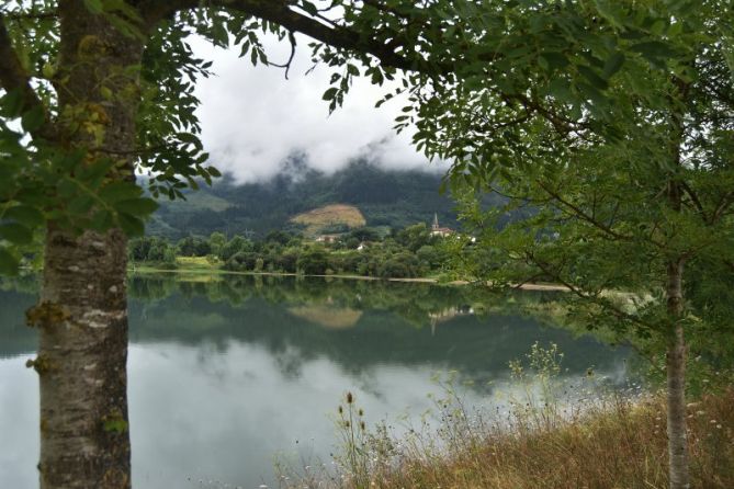 URKULUKO URTEGIA - EMBALSE DE URKULU: foto en Aretxabaleta