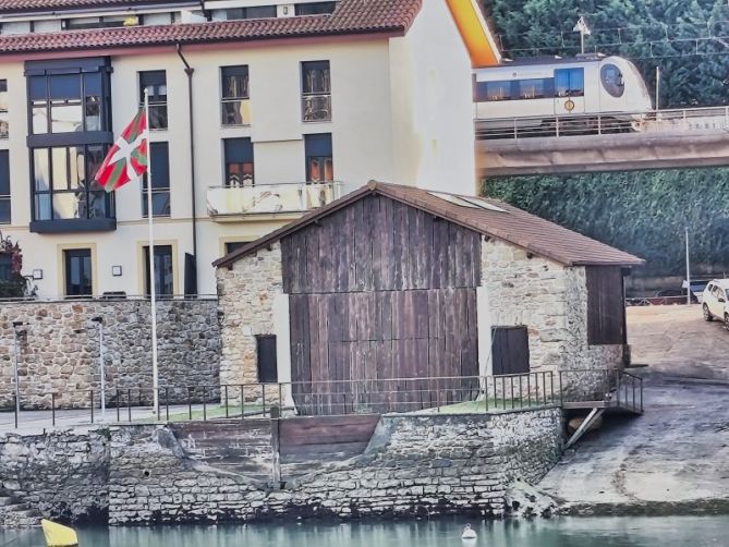 Antiguo Astillero : foto en Orio