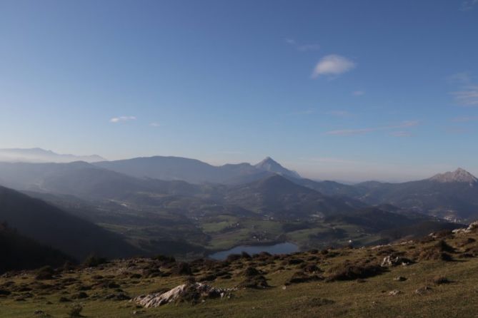 Atardecer de otoño: foto en Aretxabaleta