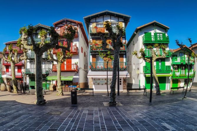 Calle San Pedro: foto en Hondarribia